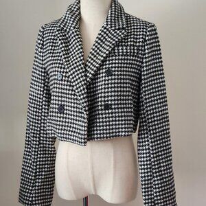 FOREVER 21 Black & White Cropped Double-Breasted Houndstooth Blazer. Size SMALL.
